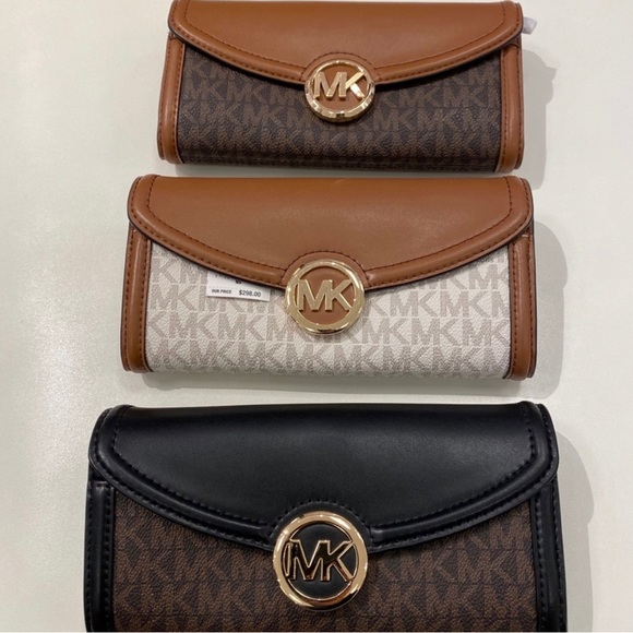 Brand new with tags MK Wallet - Picture 2 of 2